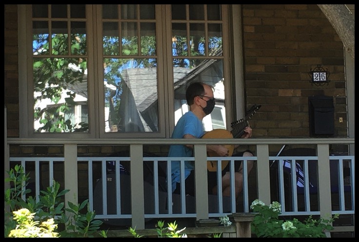 Lucas Harris, Lute